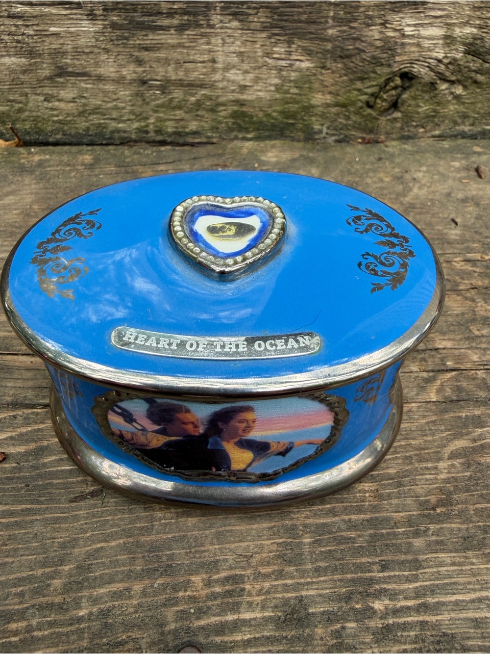 Heart of the Ocean Blue Oval Music Jewelry Box- missing gem